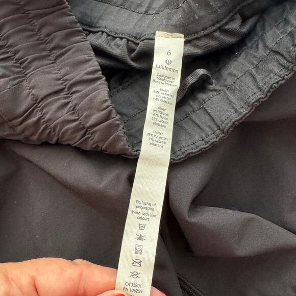 Lululemon Speed Up Shorts 2.5" Black Running Athletic Gym Shorts Size 6 - Picture 4 of 5